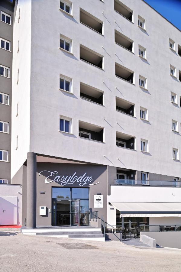 Residence Easy Lodge Ajaccio  Eksteriør billede